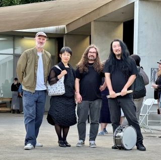 左からESWのブラウン氏、石井首席領事、ジェイコブ氏、リョウスケ・キヤス氏