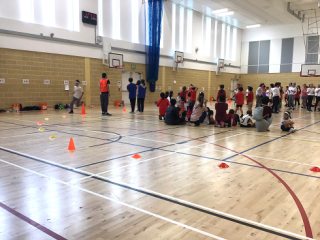 生徒による紅白リレー