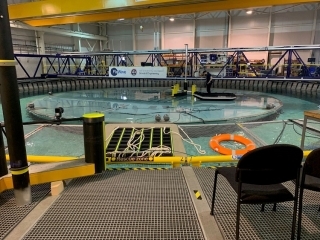 Research and testing wave tank